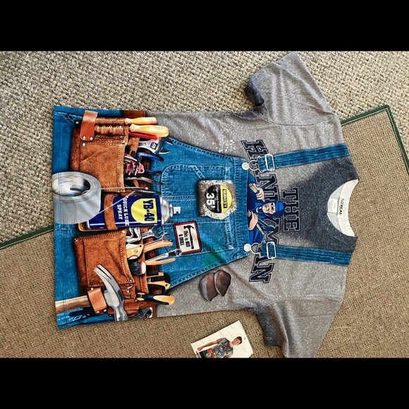 New with tags!Faux real T-shirt
Size Small Graphic”The Handyman”
100% polyester - Picture 7 of 9